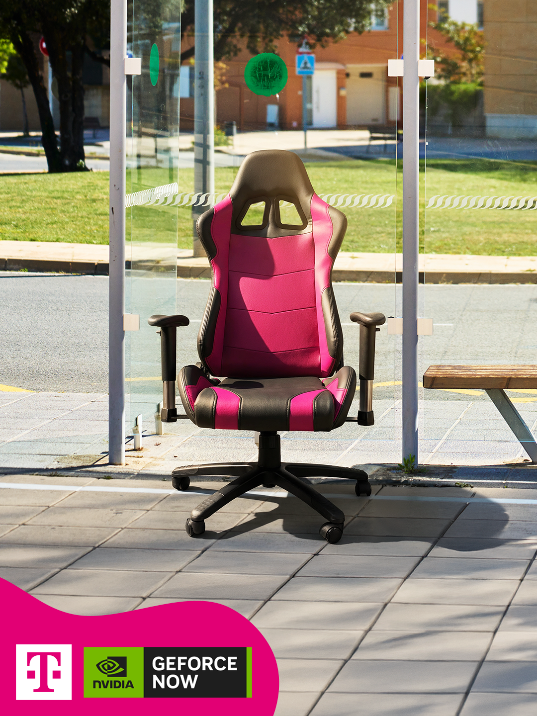 Reddit_Link_Post_1440×1080_Bus_stop